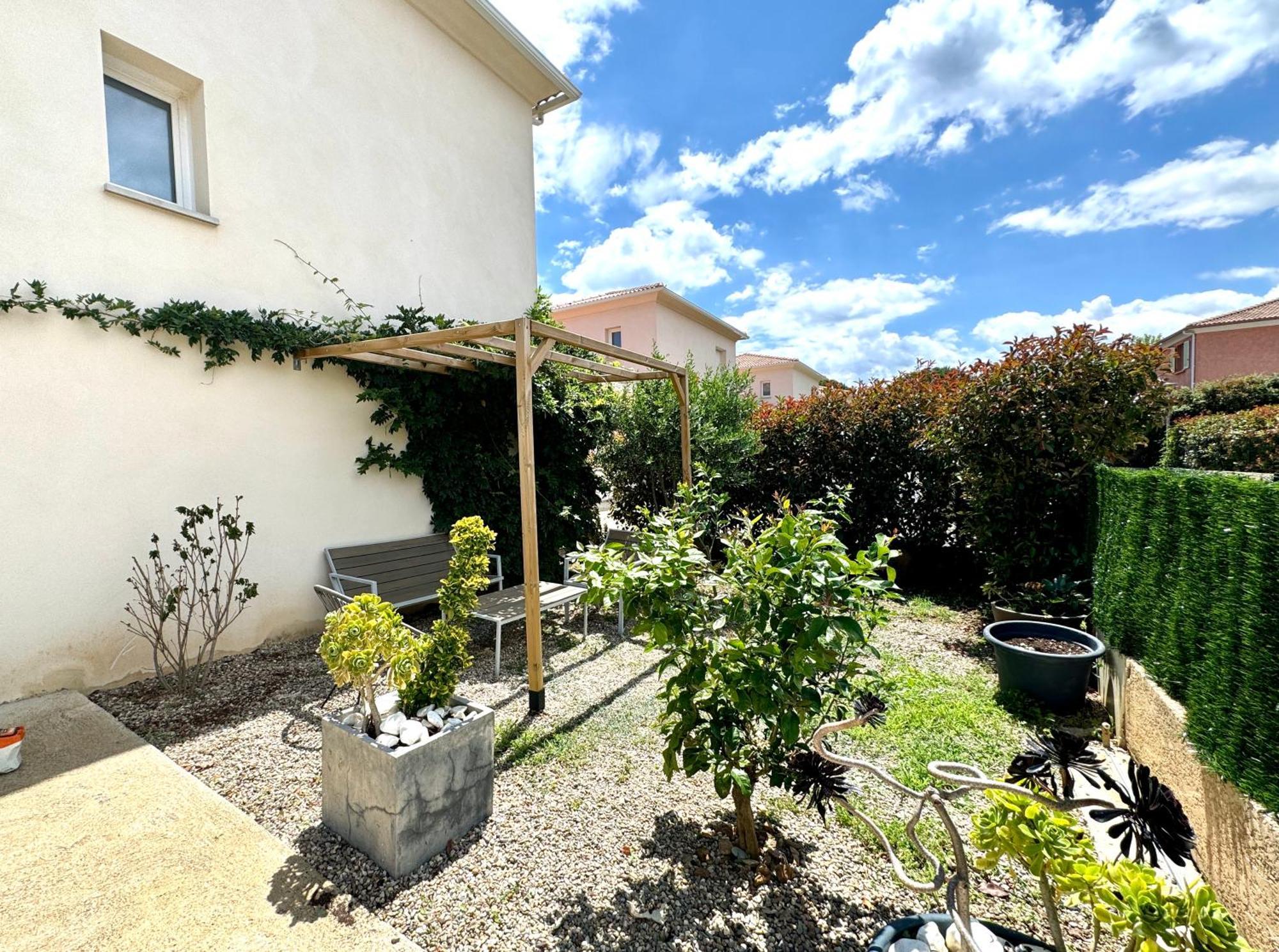 Jolie Maison Borgo Trois Chambres Trois Salles De Bain מראה חיצוני תמונה